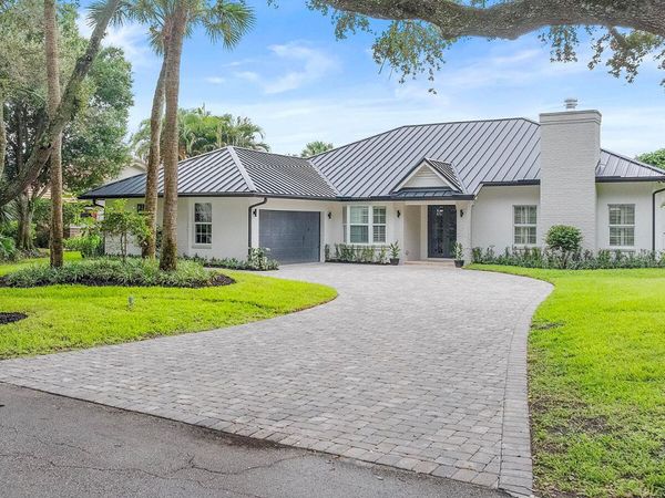 18433 SE Heritage Drive, Tequesta, FL 33469