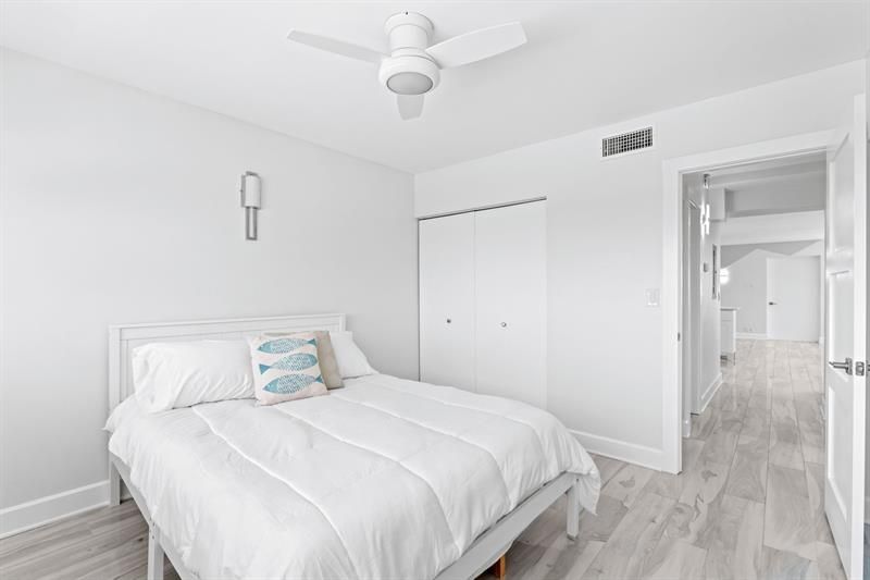 300 Oregon Street, Unit 501, Hollywood, FL 33019 Photo