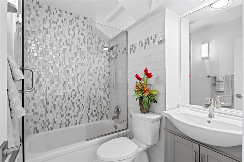 300 Oregon Street, Unit 501, Hollywood, FL 33019 Photo