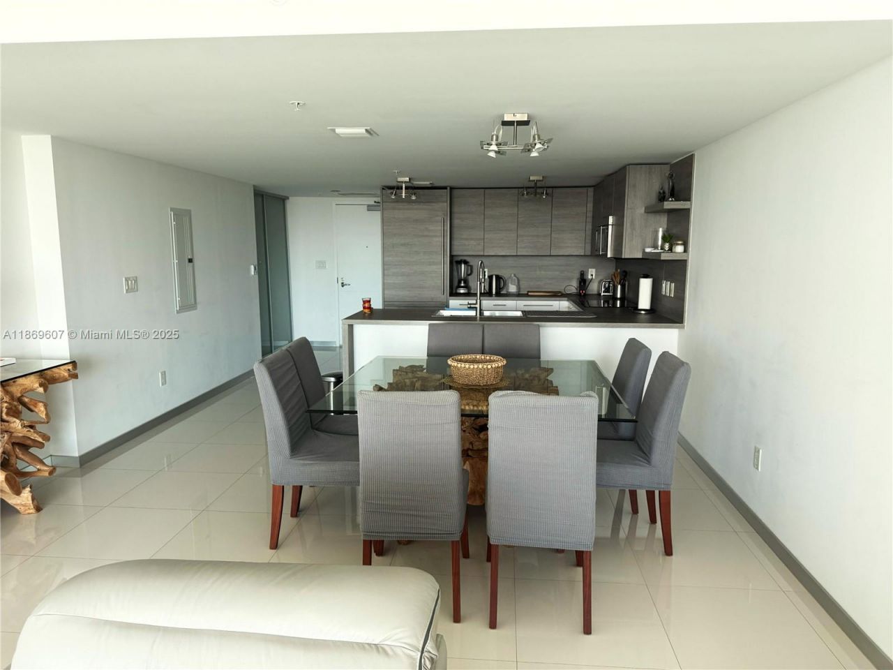 400 Sunny Isles Blvd, Unit 1021, Sunny Isles Beach, FL 33160 Photo