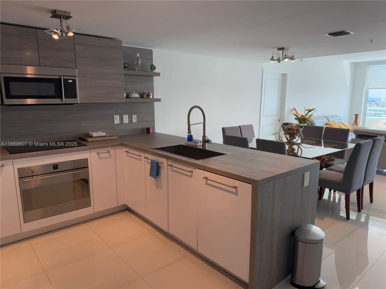 400 Sunny Isles Blvd, Unit 1021, Sunny Isles Beach, FL 33160 Photo