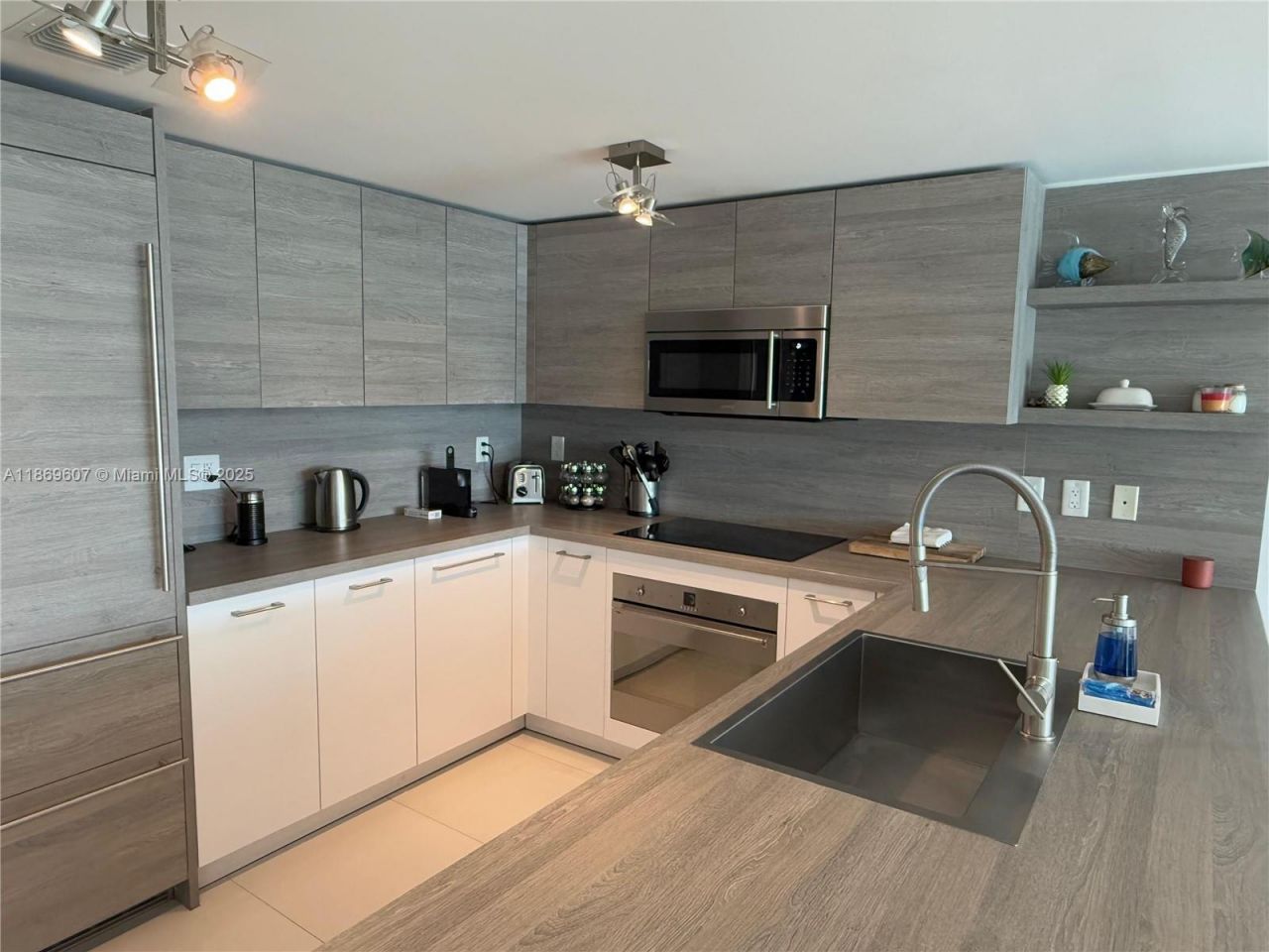 400 Sunny Isles Blvd, Unit 1021, Sunny Isles Beach, FL 33160 Photo