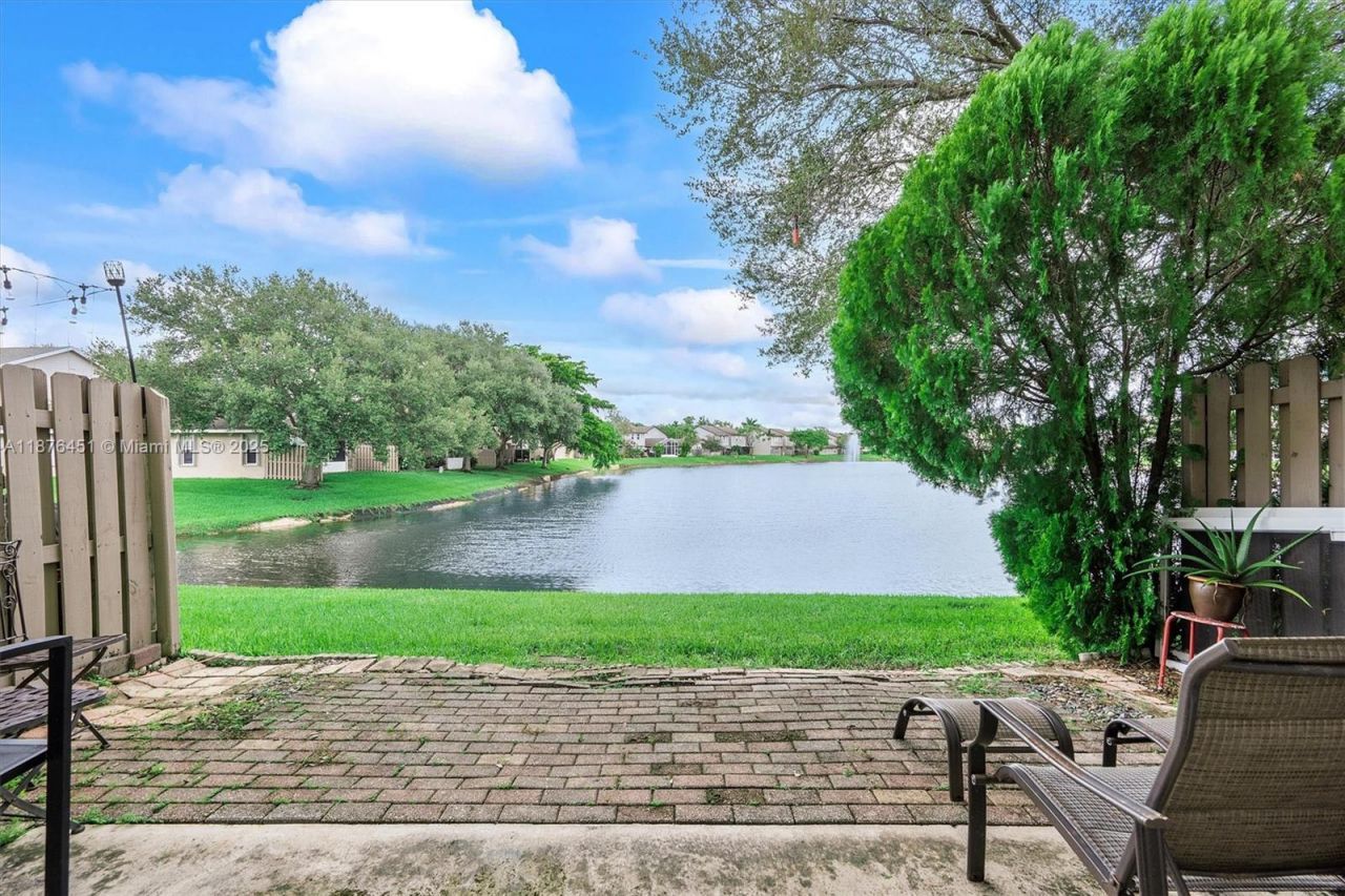 12175 NW 36th Pl, Sunrise, FL 33323 Photo