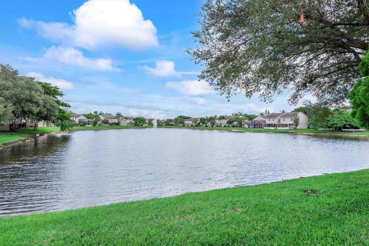 12175 NW 36th Pl, Sunrise, FL 33323 Photo