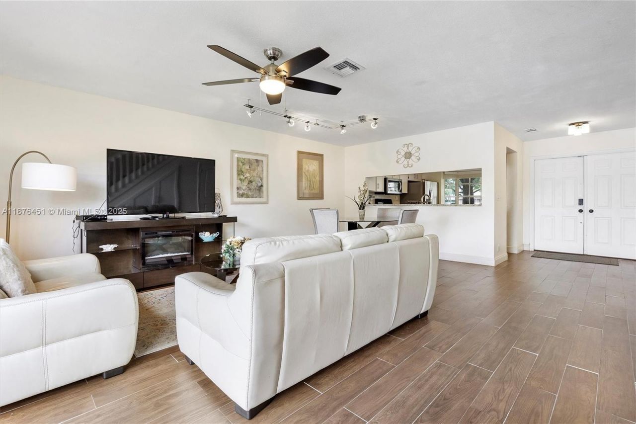 12175 NW 36th Pl, Sunrise, FL 33323 Photo