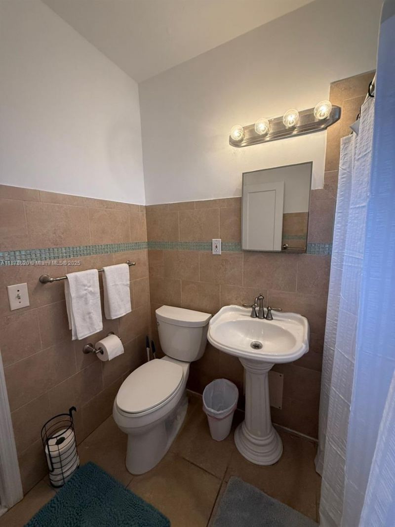 1289 Marseille Dr, Unit 46, Miami Beach, FL 33141 Photo