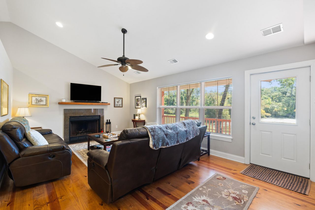 7175 Parkers Ferry Road Photo 6