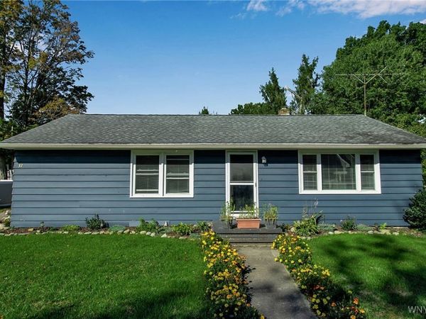 37 School Street, Delevan, NY 14042