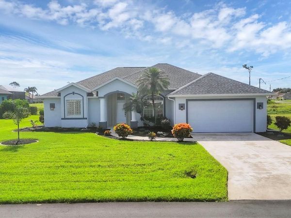 39 MEDALIST CIRCLE, ROTONDA WEST, FL 33947