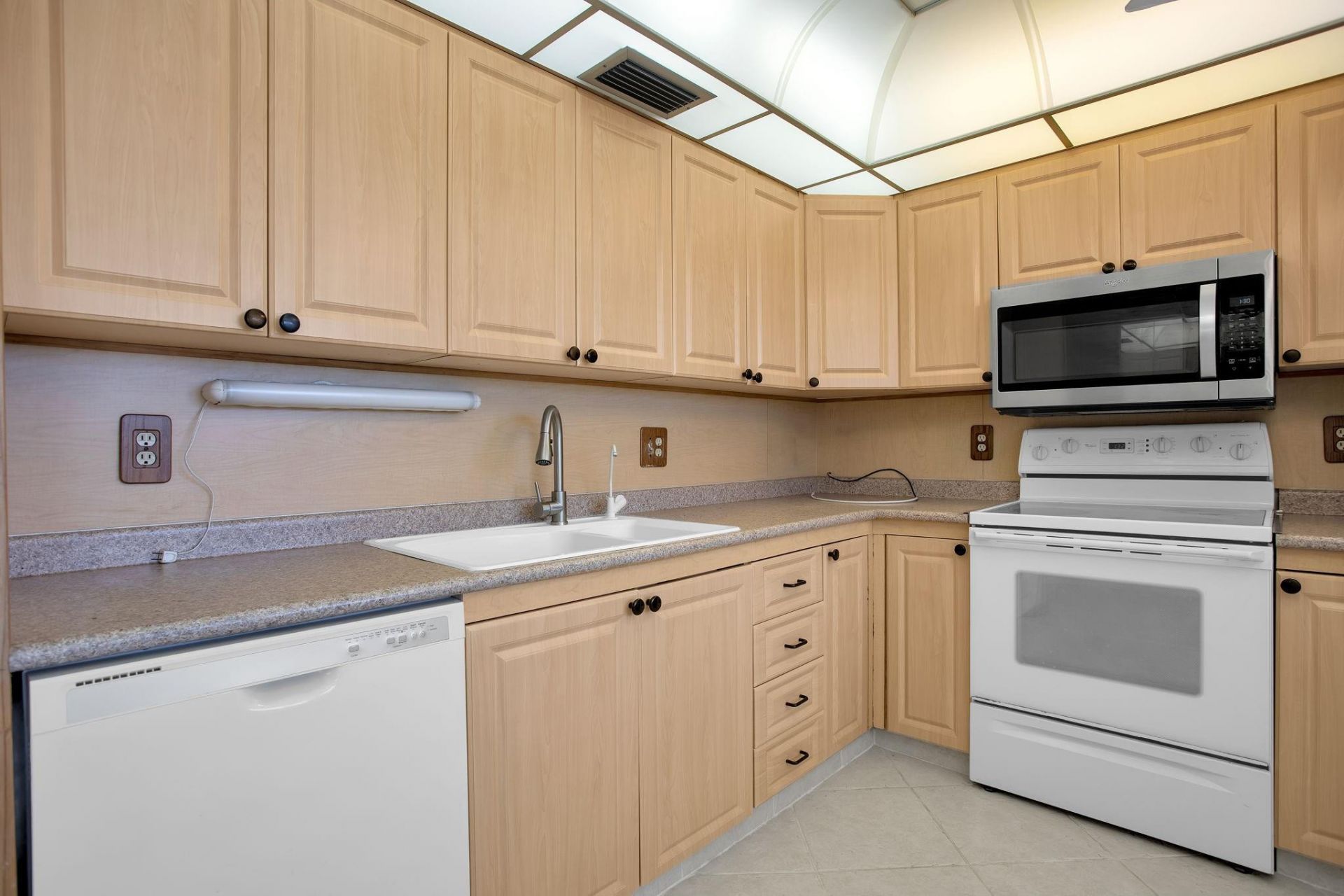2202 Lucaya, Unit D4, Coconut Creek, FL 33066 Photo