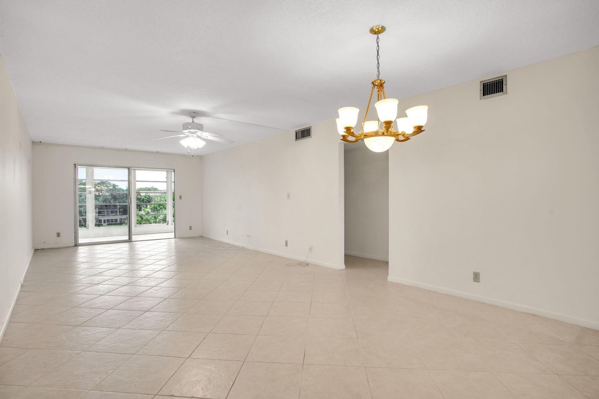 2202 Lucaya, Unit D4, Coconut Creek, FL 33066 Photo