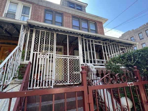 1040 WILLMOHR Street, Brooklyn, NY 11212