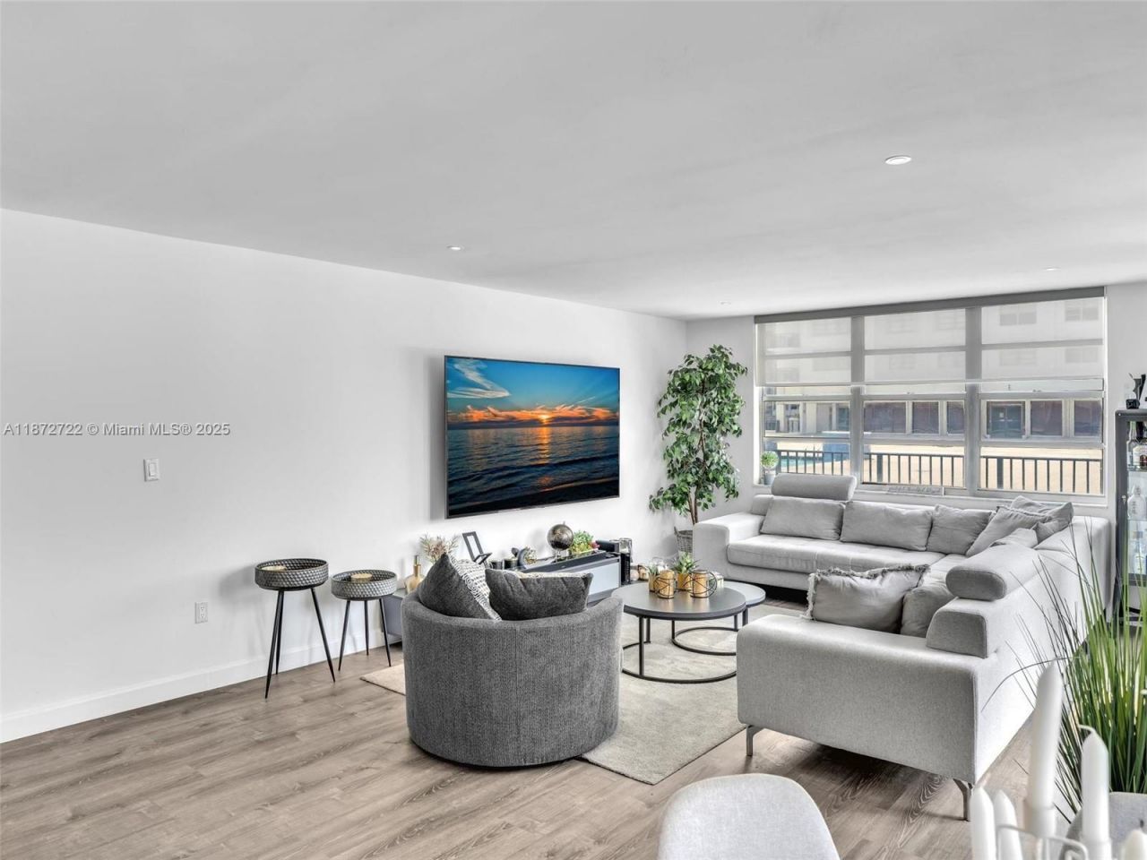 2780 NE 183rd St, Unit 302, Aventura, FL 33160 Photo