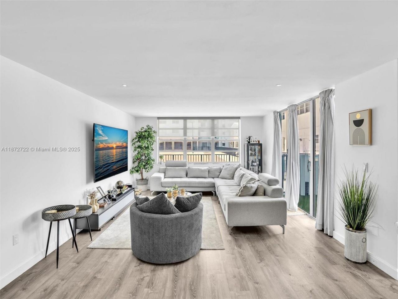 2780 NE 183rd St, Unit 302, Aventura, FL 33160 Photo