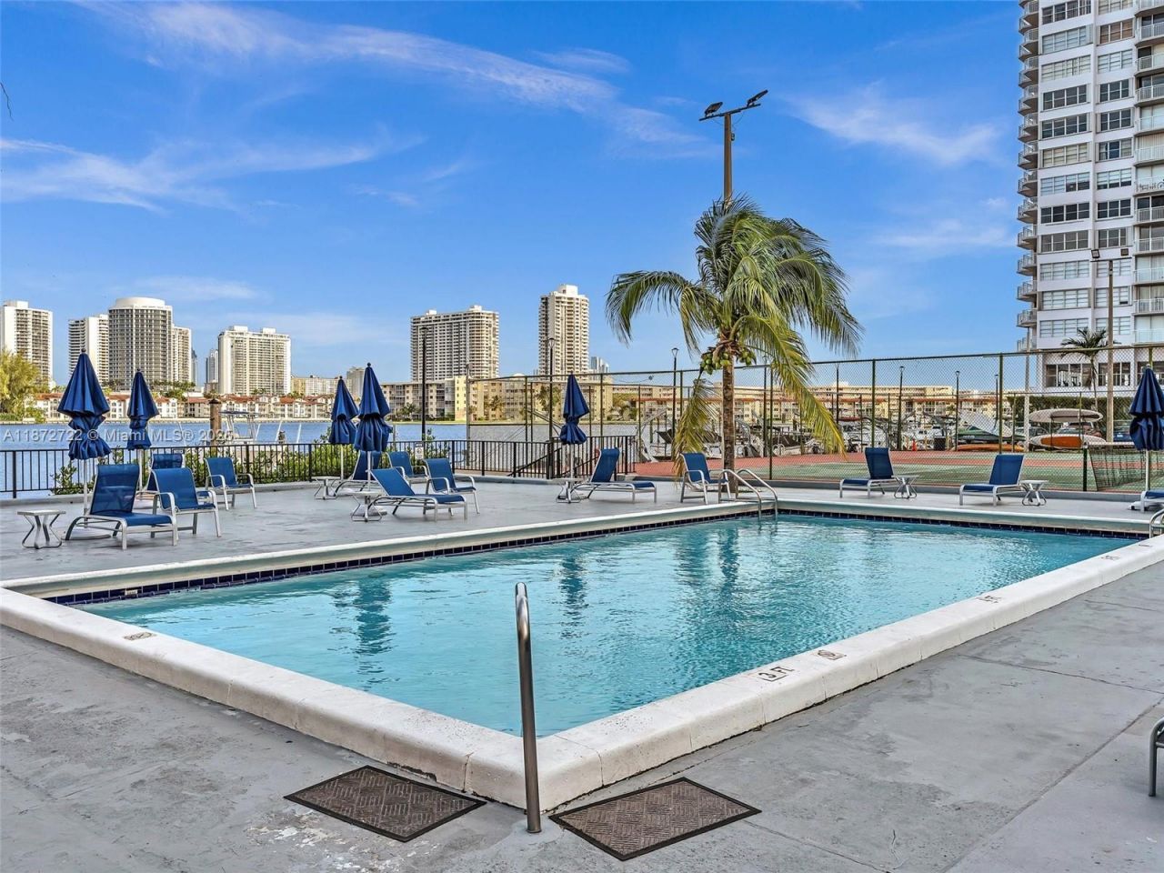 2780 NE 183rd St, Unit 302, Aventura, FL 33160 Photo