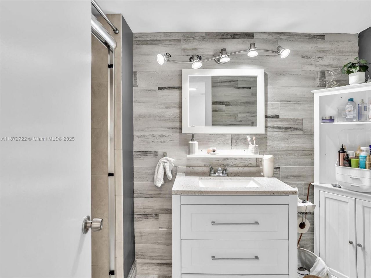 2780 NE 183rd St, Unit 302, Aventura, FL 33160 Photo