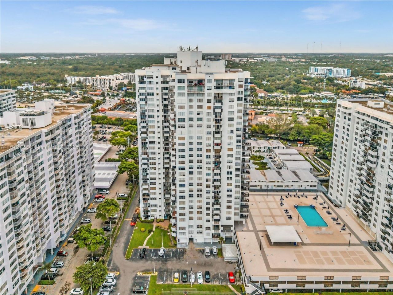 2780 NE 183rd St, Unit 302, Aventura, FL 33160 Photo