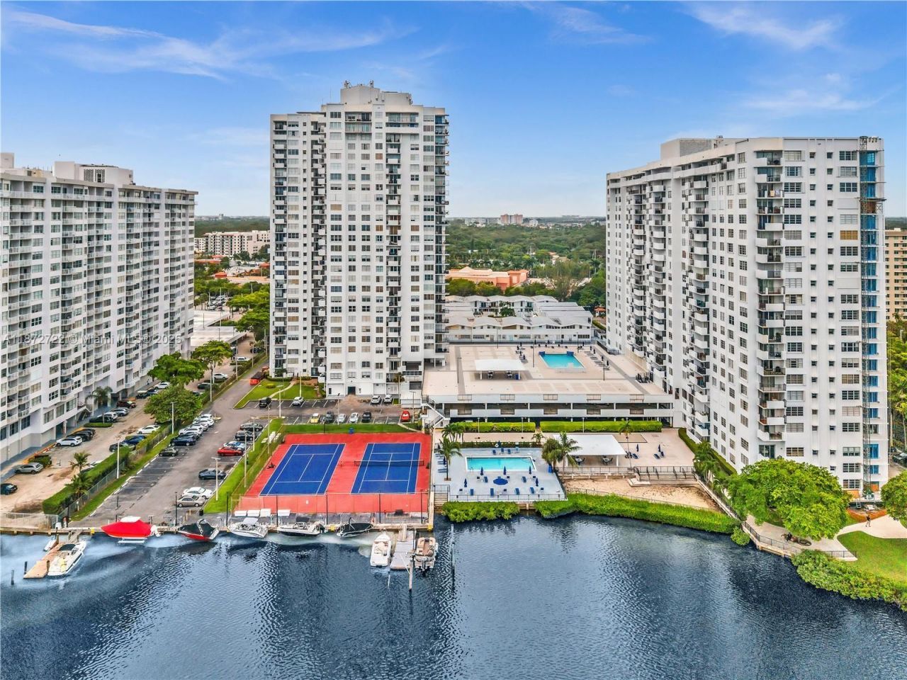 2780 NE 183rd St, Unit 302, Aventura, FL 33160 Photo