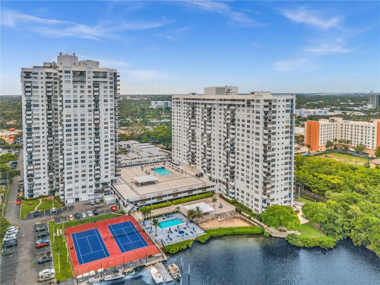 2780 NE 183rd St, Unit 302, Aventura, FL 33160 Photo