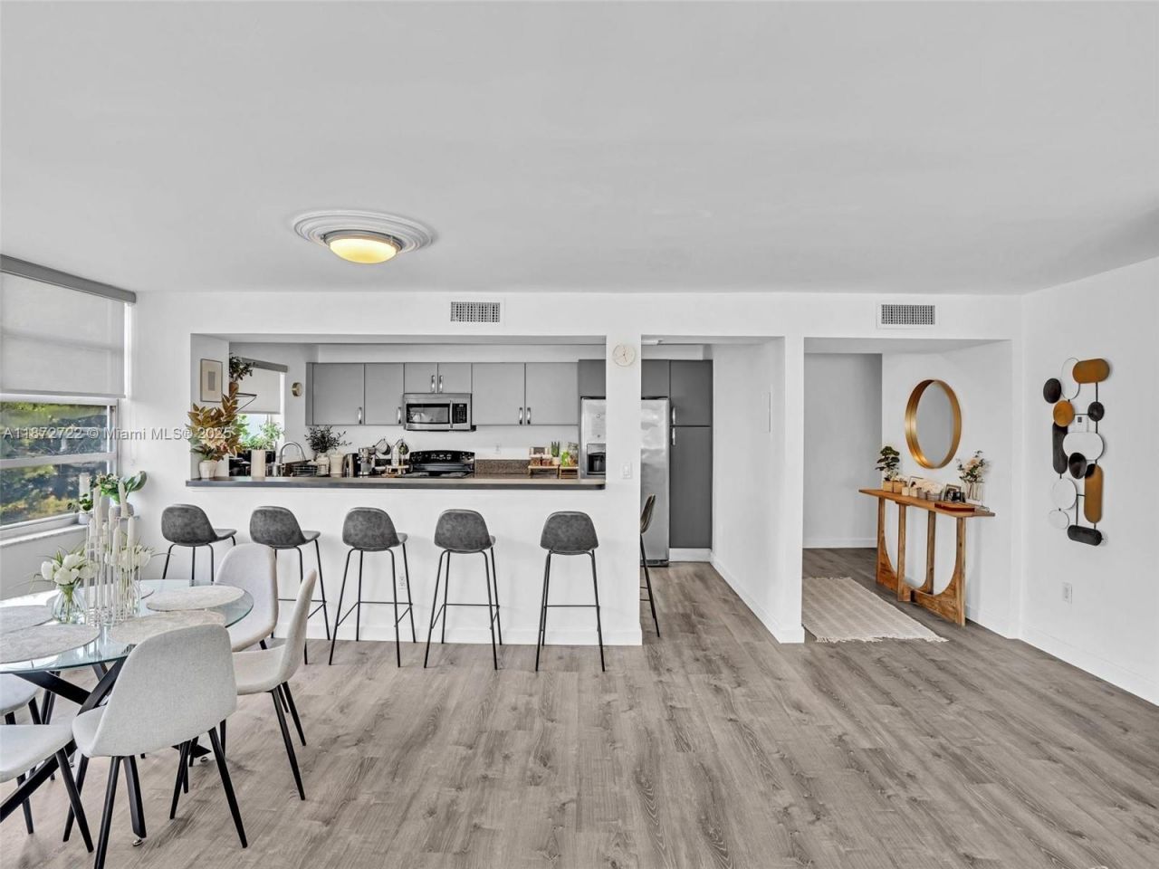 2780 NE 183rd St, Unit 302, Aventura, FL 33160 Photo