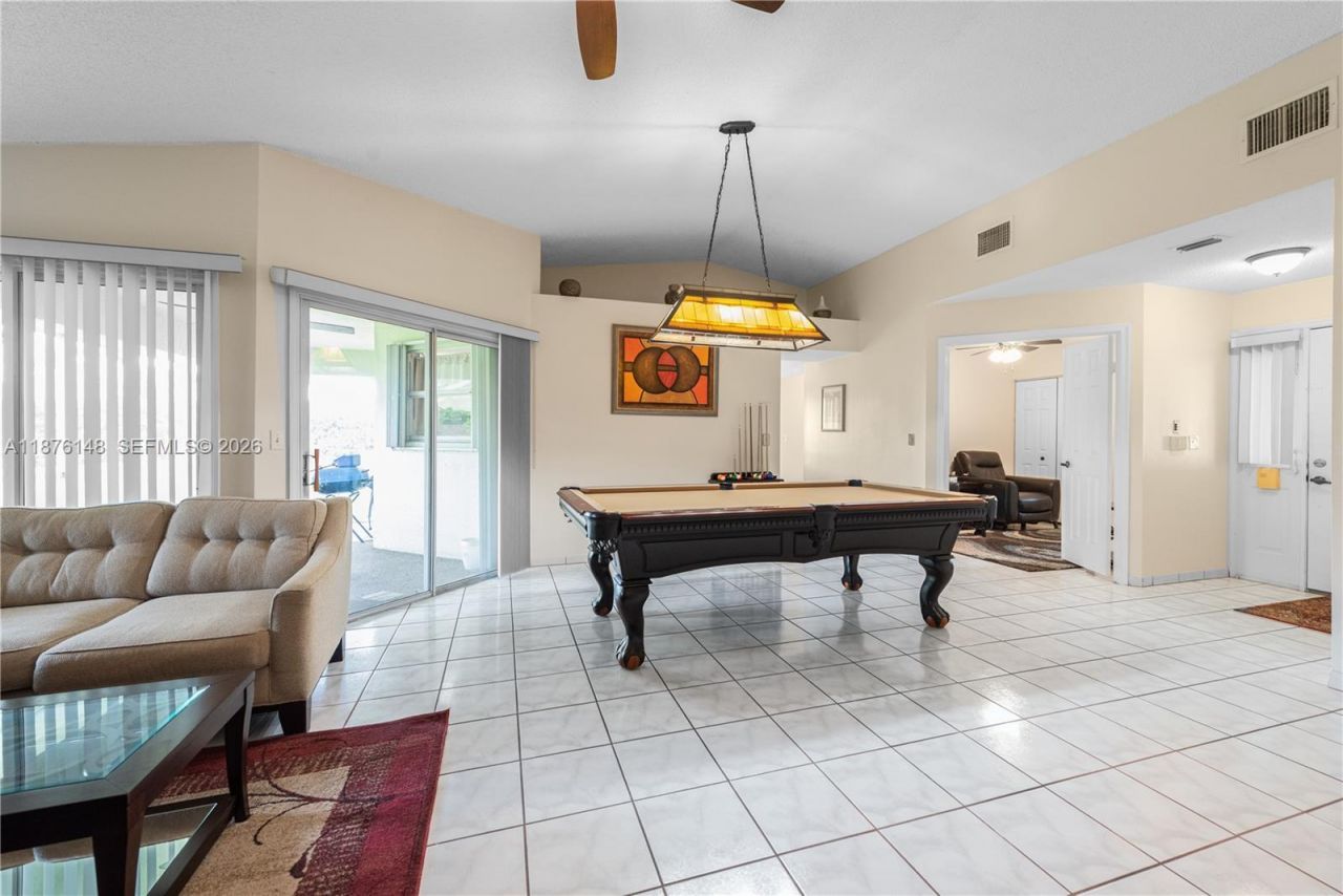 2585 SE 7th Pl, Homestead, FL 33033 Photo