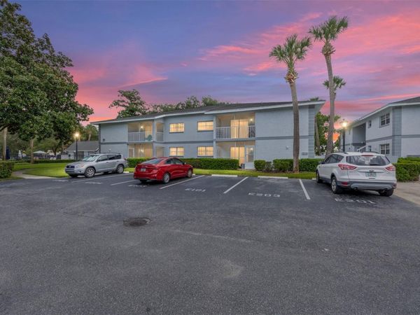 588 FAIRWAYS LANE, Unit E101, OCALA, FL 34472