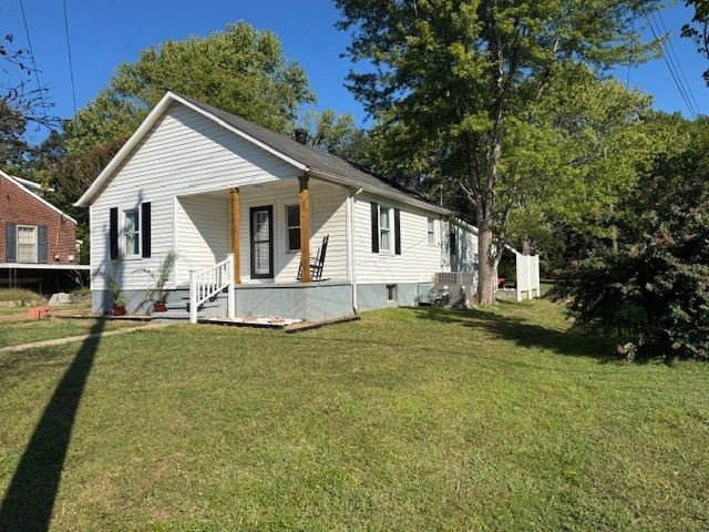 109 Swan Ave, Hohenwald, TN 38462 Main Photo