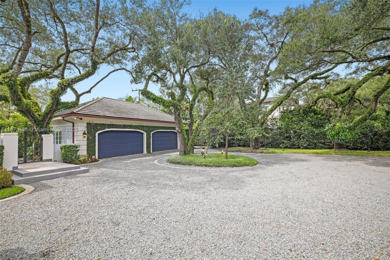 5400 Banyan Trl, Coral Gables, FL 33156 Photo