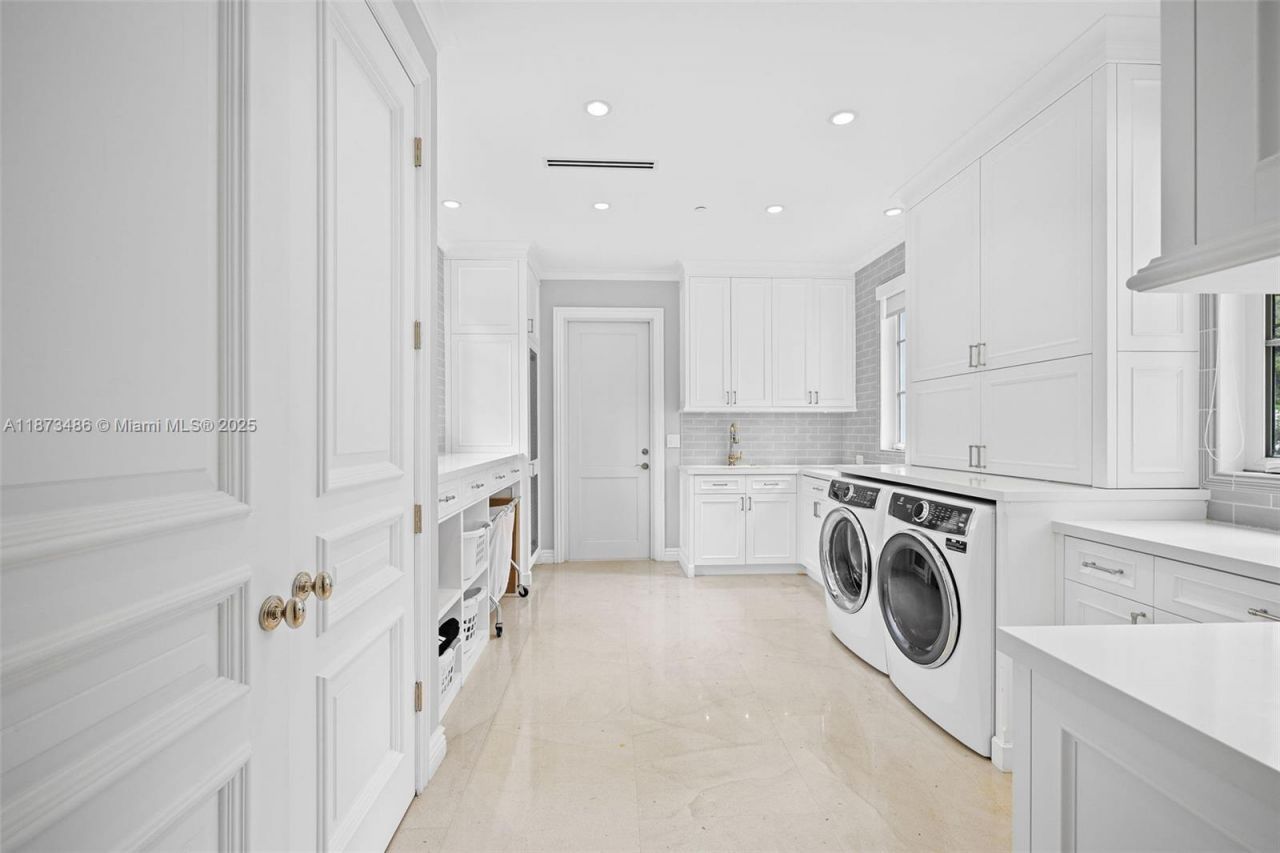 5400 Banyan Trl, Coral Gables, FL 33156 Photo