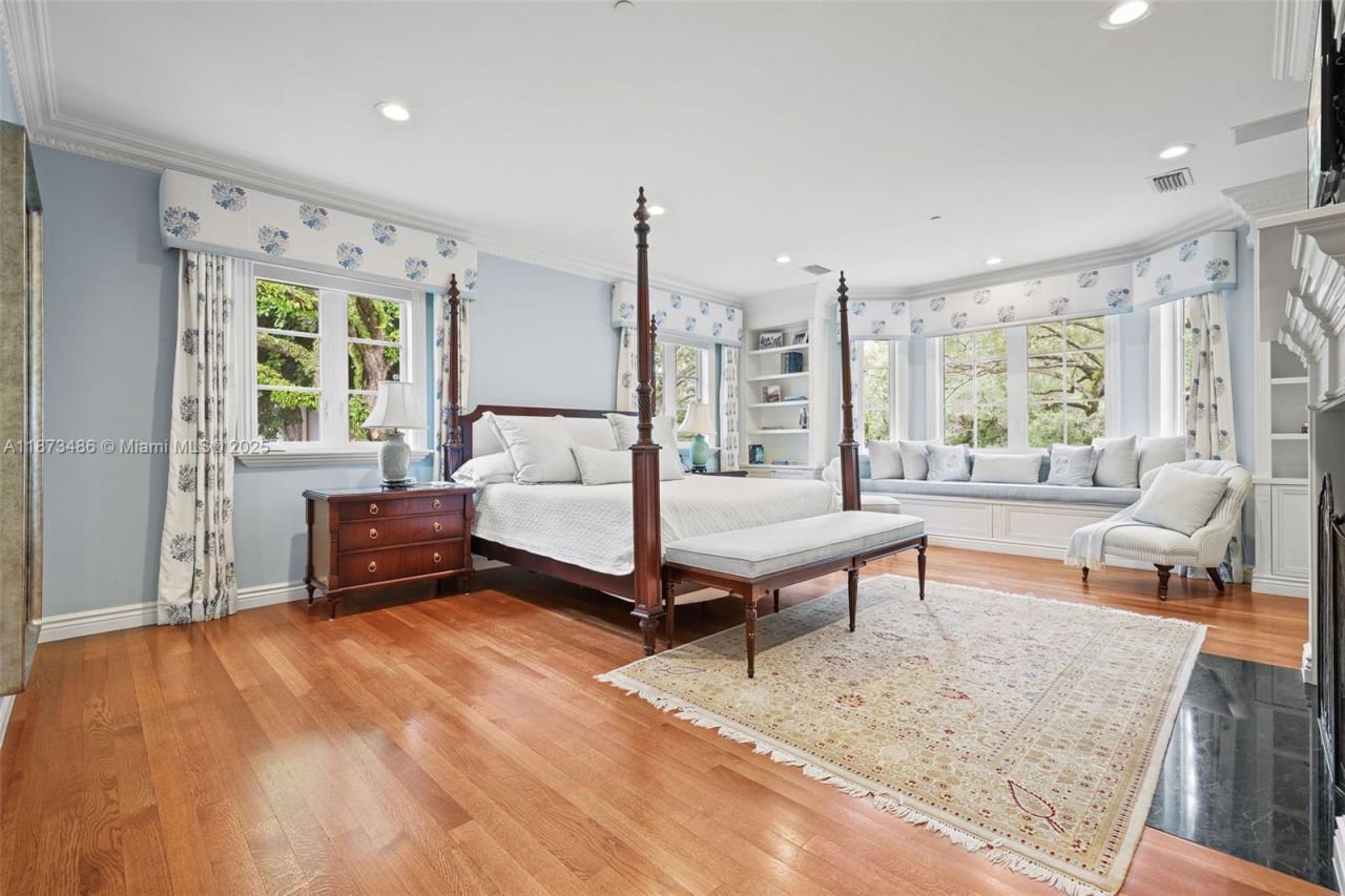 5400 Banyan Trl, Coral Gables, FL 33156 Photo