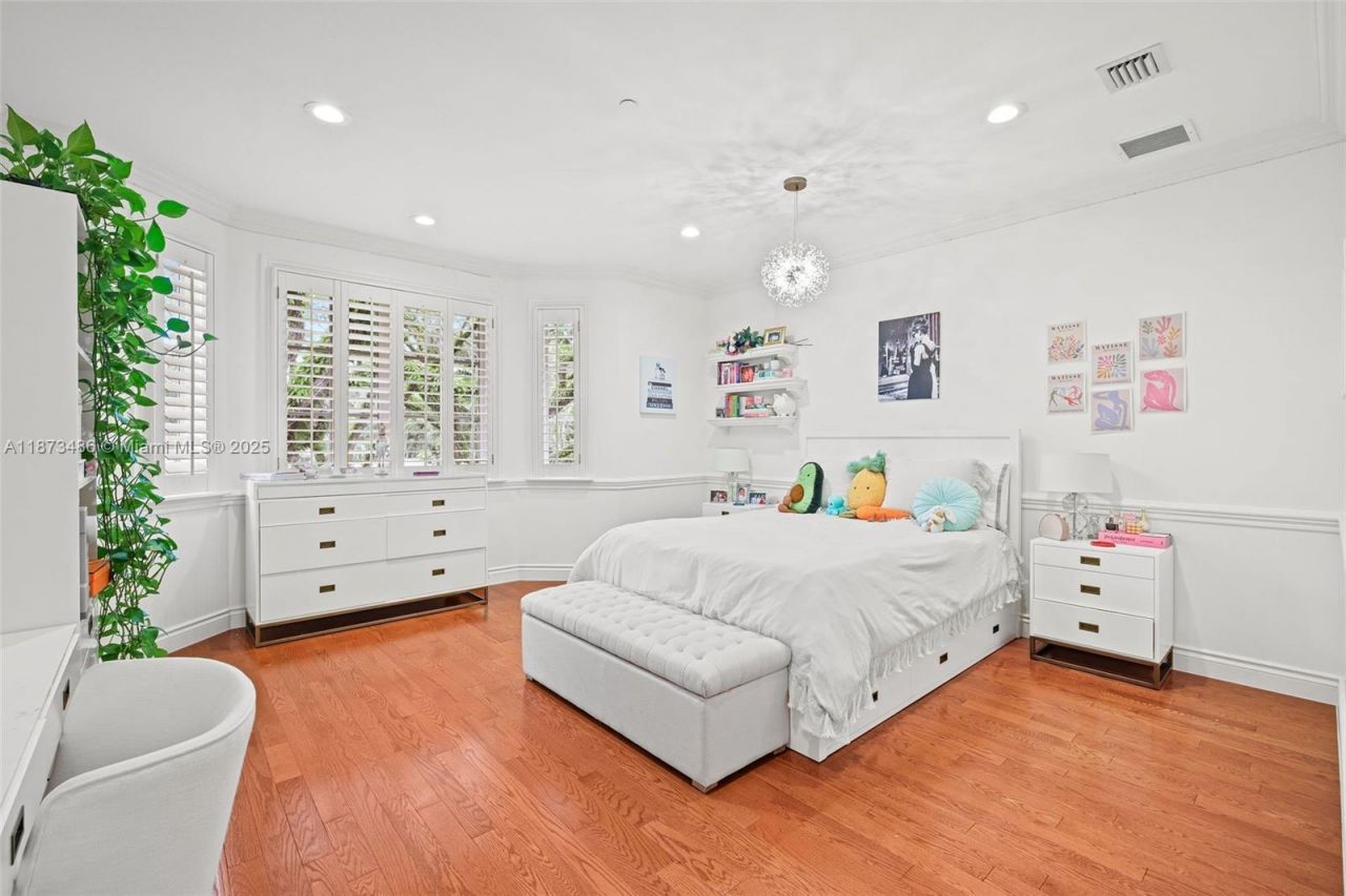 5400 Banyan Trl, Coral Gables, FL 33156 Photo