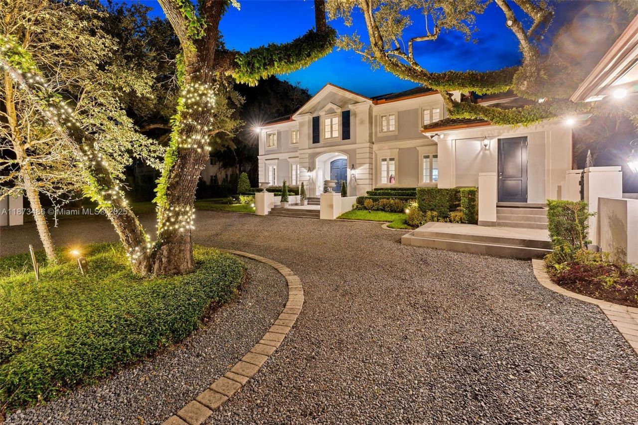 5400 Banyan Trl, Coral Gables, FL 33156 Photo