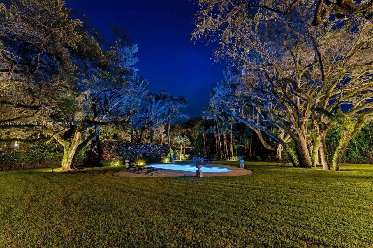 5400 Banyan Trl, Coral Gables, FL 33156 Photo