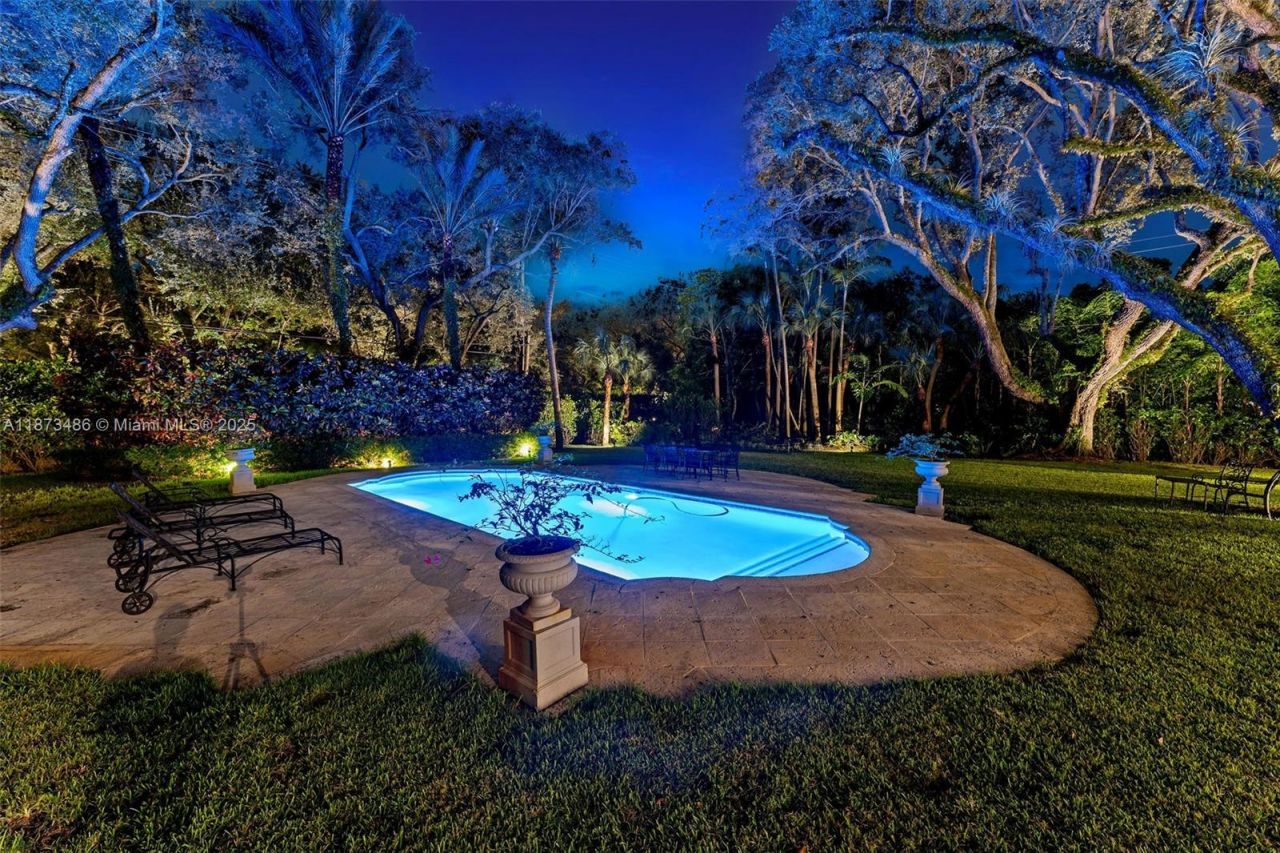 5400 Banyan Trl, Coral Gables, FL 33156 Photo