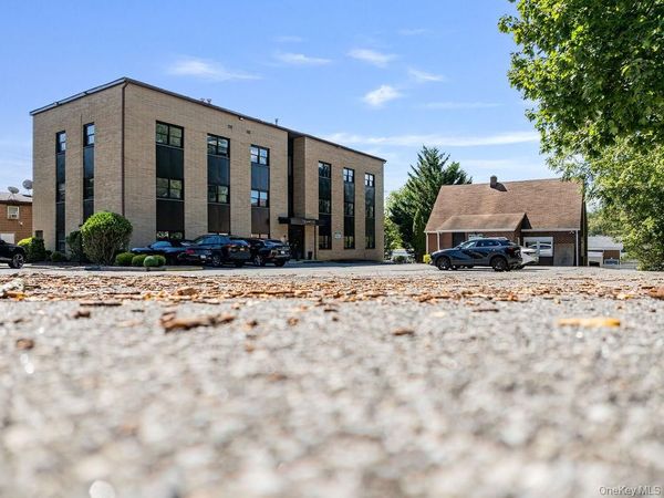 7 Elmwood Drive, New City, NY 10956