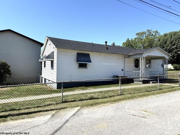 1523 N 16th Street, Clarksburg, WV 26301