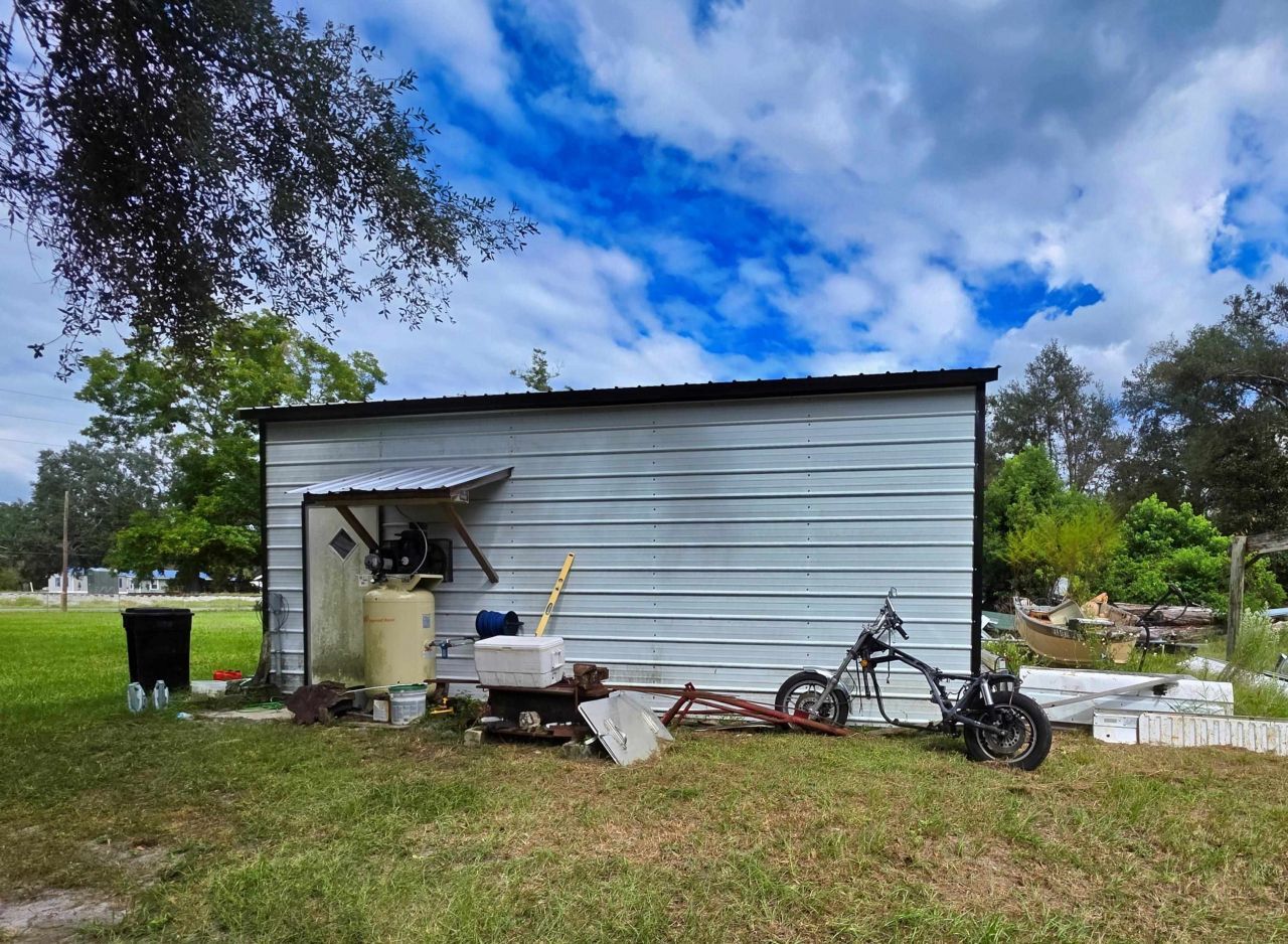 7326 SE Farm Road, Lee, FL 32059 Photo