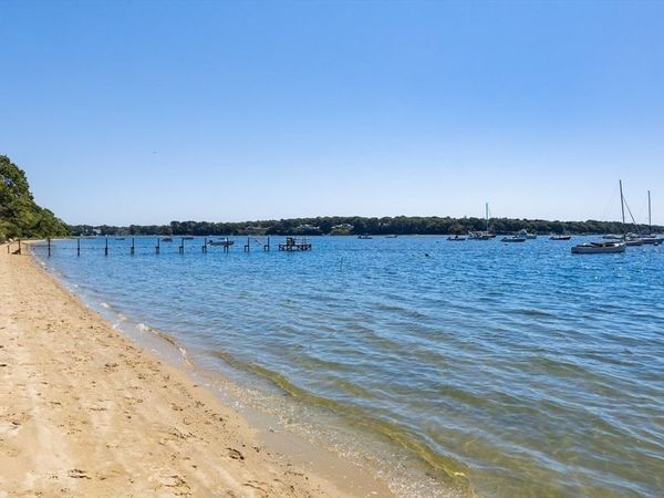 135 Putnam Avenue, Barnstable, MA 02635