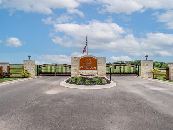 800 Peninsula Drive , Honey Grove, TX 75446