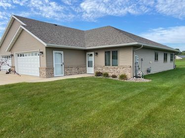 101 Brittany Way SE, Grand Meadow, MN 55936