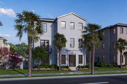 305 Queens Court photo 4