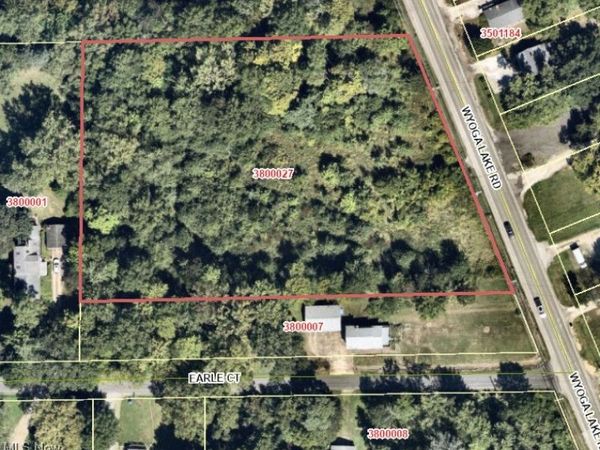 3452 Wyoga Lake Road, Stow, OH 44224