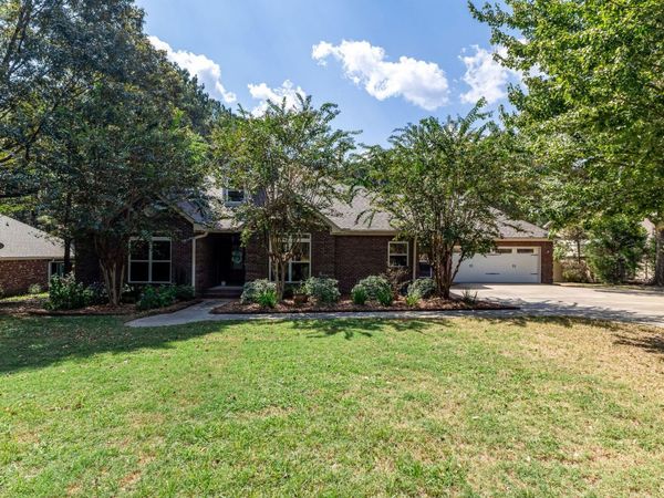 22 Bedford Forrest Ln., Hattiesburg, MS 39401