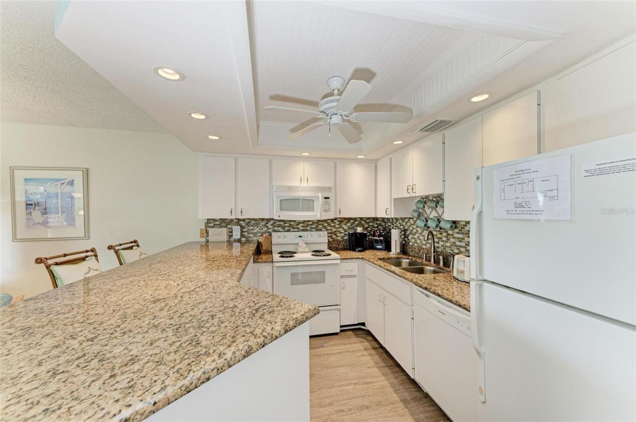 600 Manatee Avenue, Unit 226, Holmes Beach, FL 34217 Photo