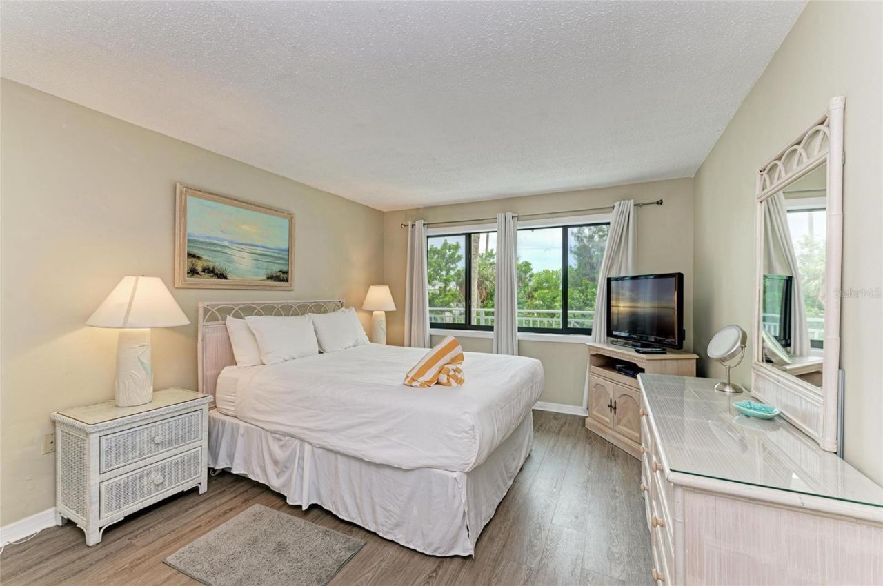 600 Manatee Avenue, Unit 226, Holmes Beach, FL 34217 Photo