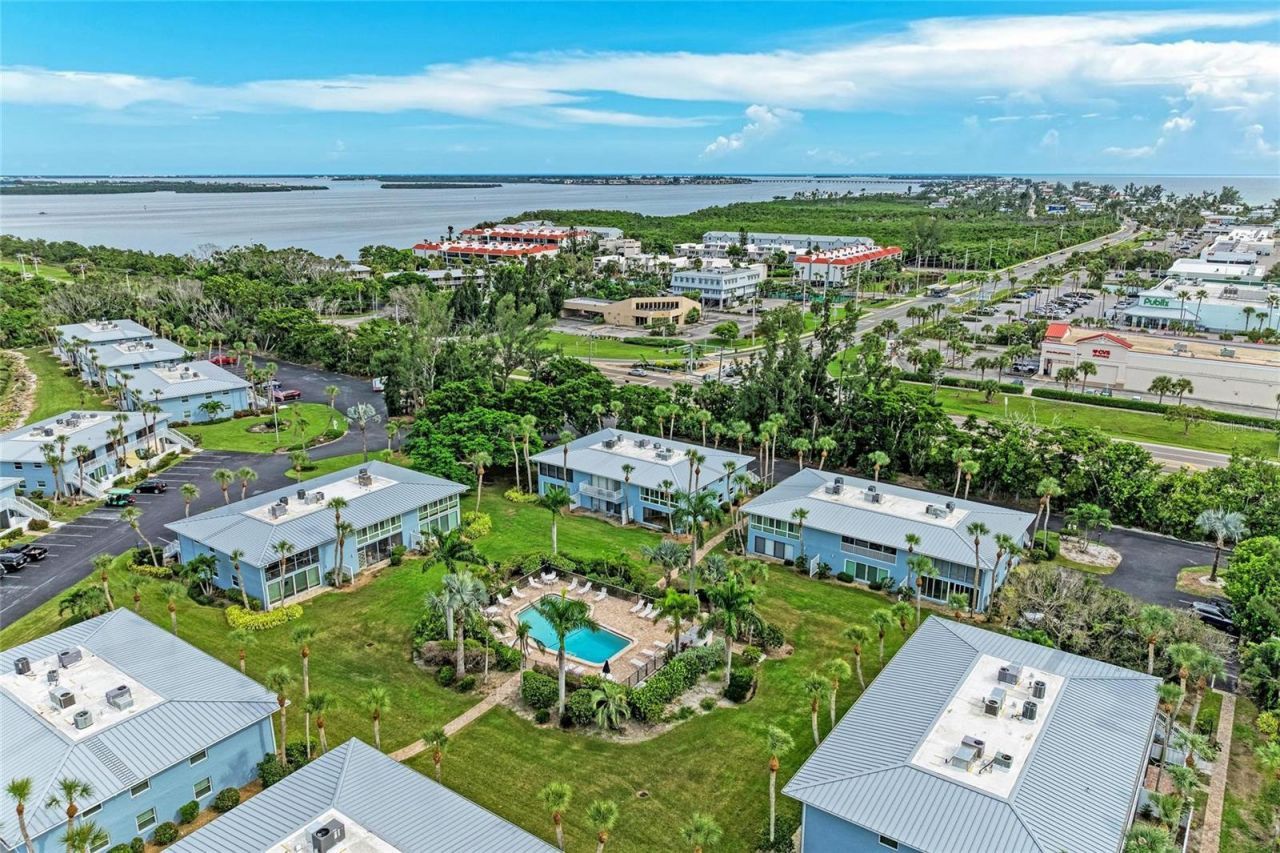 600 Manatee Avenue, Unit 226, Holmes Beach, FL 34217 Photo