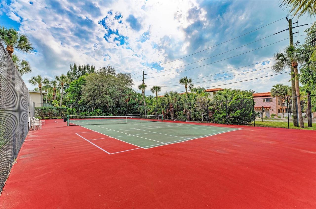 600 Manatee Avenue, Unit 226, Holmes Beach, FL 34217 Photo