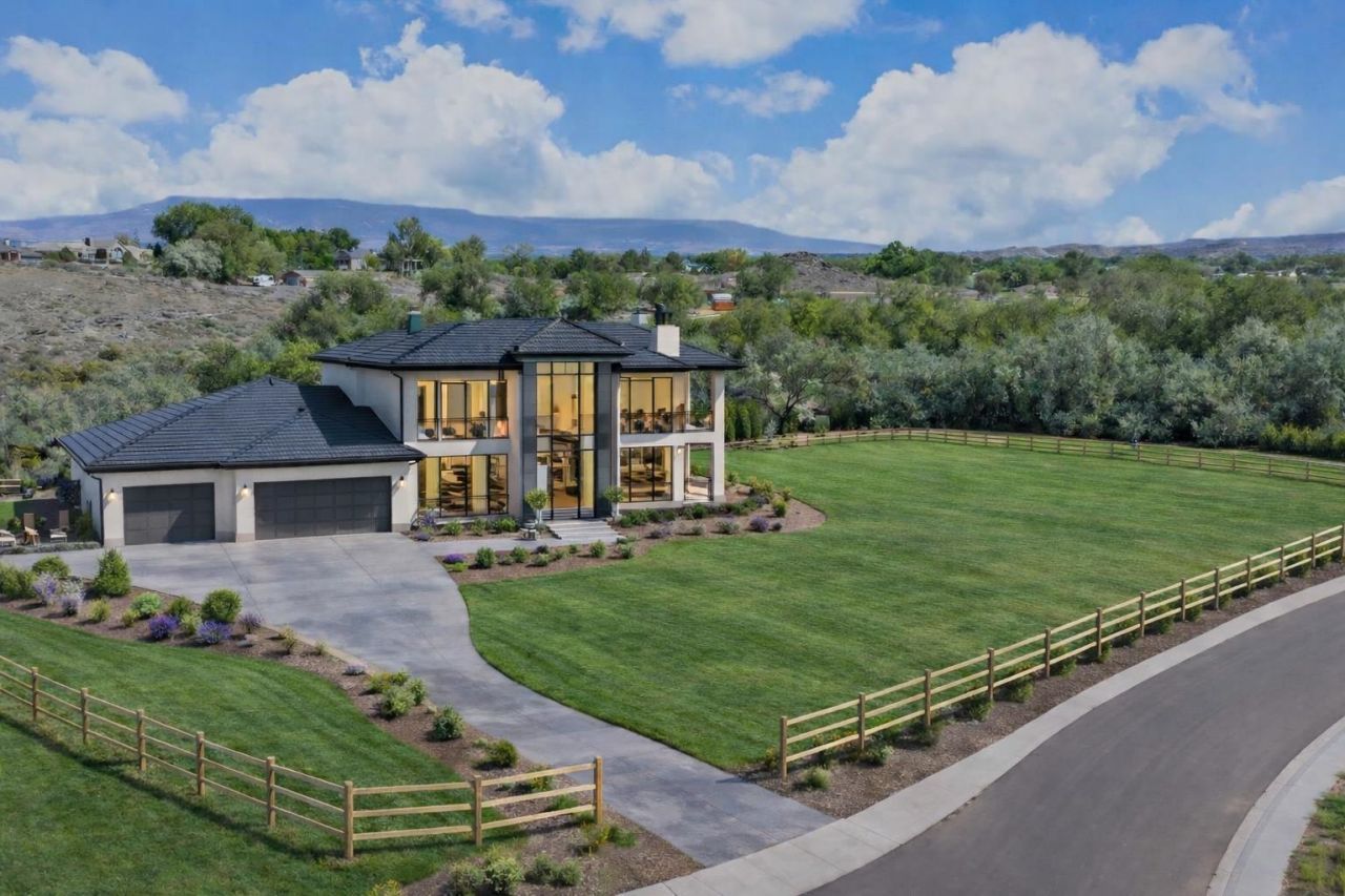 668 Ellen Drive, Grand Junction, CO 81507 Main Photo