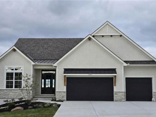 22004 W 114th Court, Olathe, KS 66061