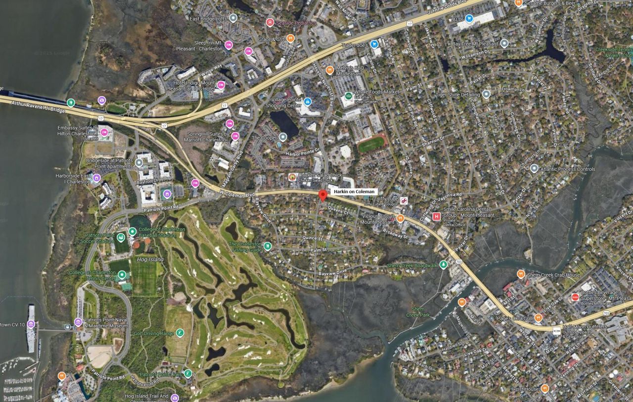 305 Queens Court Court Photo 15